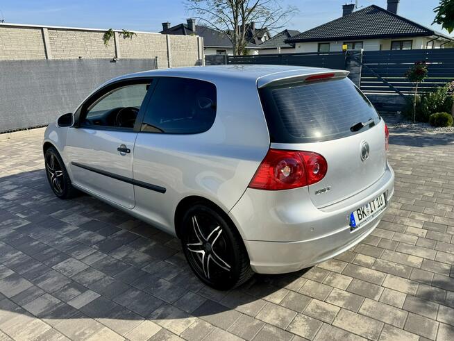 Vw Golf V 1,6 mpi bardzo ładny oryginalny lakier z niemiec Szerominek - zdjęcie 4