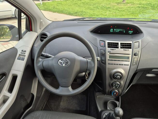 Toyota Yaris Oryginał Stan Bezwypadkowy I Właściciel Serwis do końca Zielona Łąka - zdjęcie 8