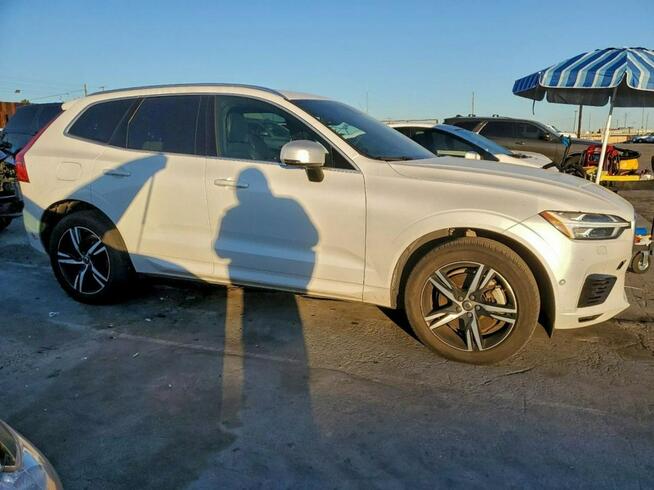 Volvo XC 60 / PLUG-IN / 4x4 / Bogate wyposażenie / Tarnów - zdjęcie 1
