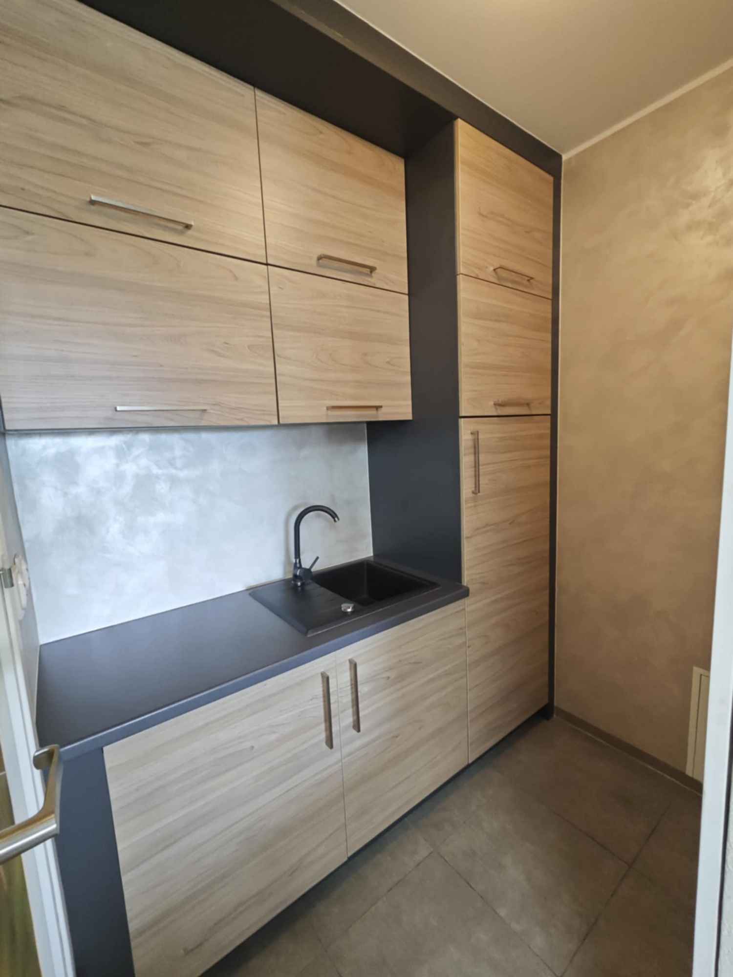 Wynajmę lokal biurowo-użytkowy na Ołtaszynie Krzyki - zdjęcie 5