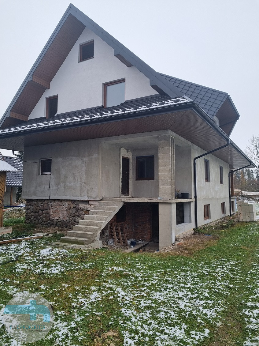 Dom do remontu z domkiem drewnianym oraz garażem Podczerwone - zdjęcie 1