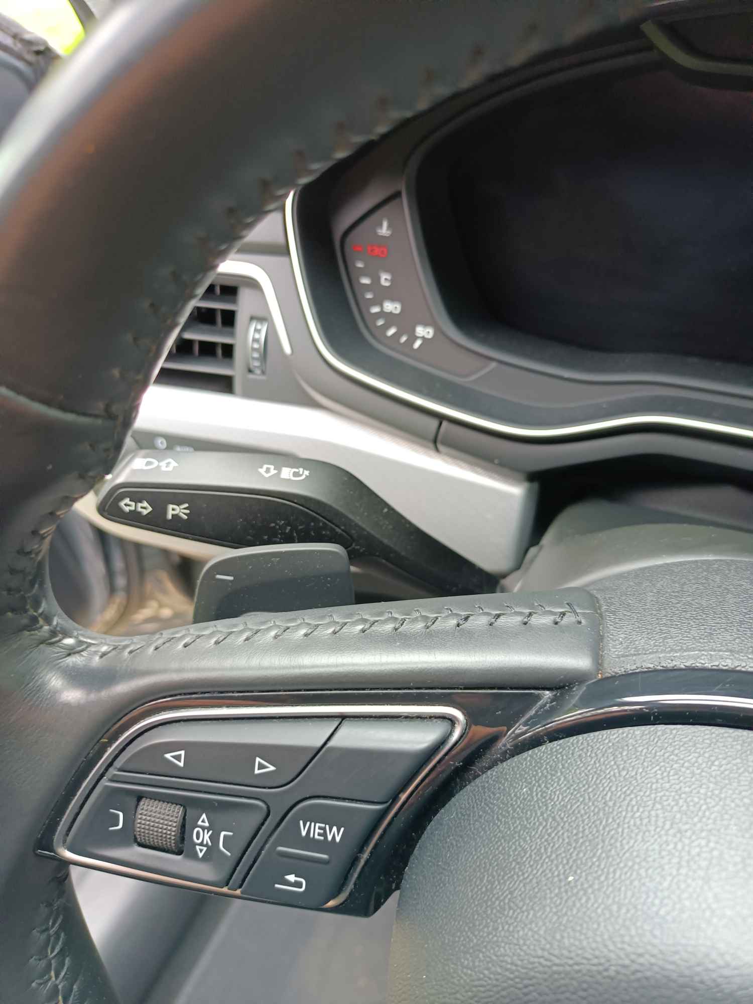 Audi A4 b9 kombi TDI Krzeszowice - zdjęcie 4