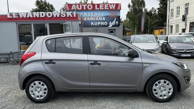 Hyundai i20 Benzyna Zarejestrowany Ubezpieczony Elbląg - zdjęcie 2