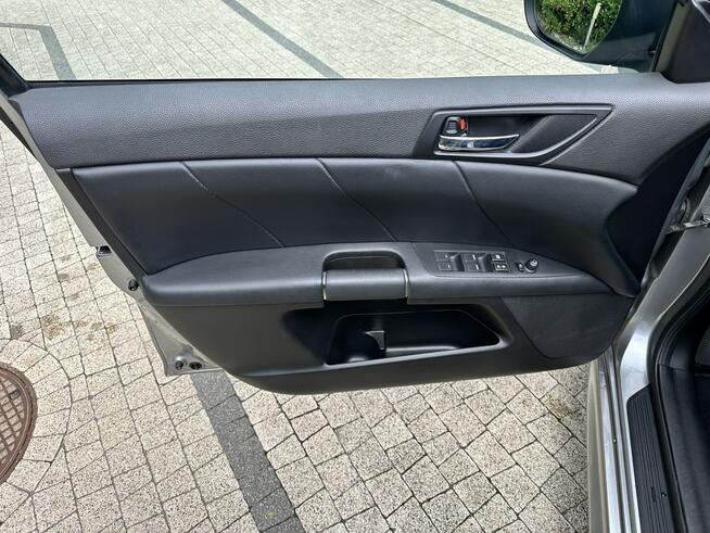 Suzuki Kizashi 2.4 4x2 178 KM Bogata wersja Keyless Go Skóry 2xPDC Wrocław - zdjęcie 11