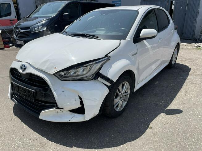Toyota Yaris Hybrid 1.5 Active Salon PL 2023 FV 23% Syców - zdjęcie 1