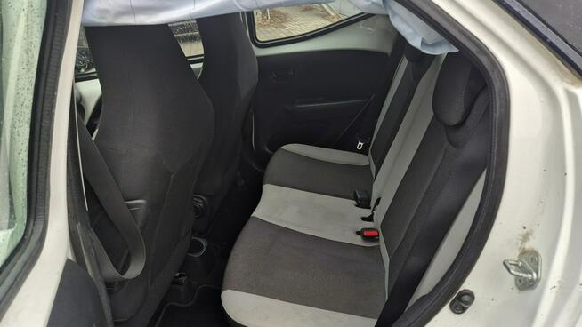 Toyota Aygo 1.0 70KM Klimatyzacja Wspomaganie Radio MP3 Świętoszówka - zdjęcie 11