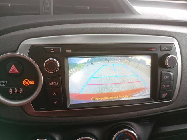 Toyota Yaris 1.3 Dynamic Kierlikówka - zdjęcie 4
