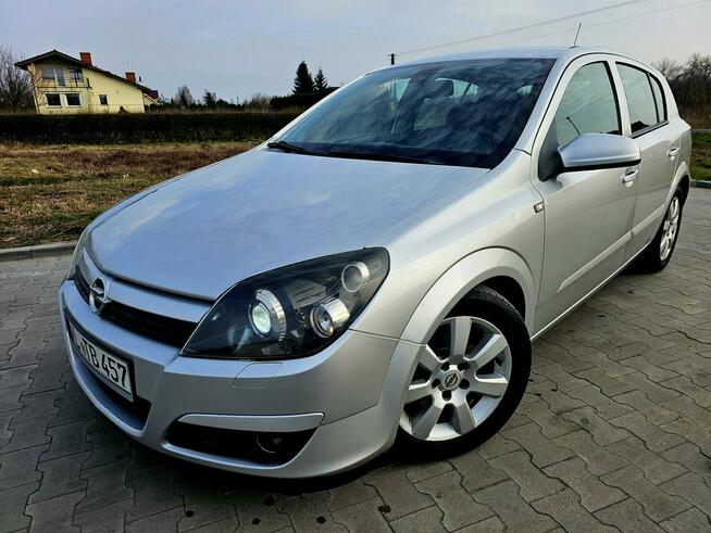 Opel Astra 1.8 benz. Xenon, czujniki PDC, hak, sprowadzona Grudziądz - zdjęcie 11