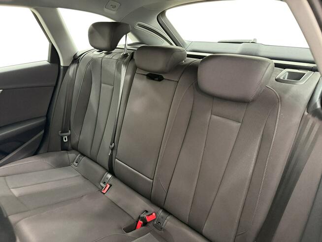 Audi A4 35 TDI mHEV S tronic Kombi Warszawa - zdjęcie 12