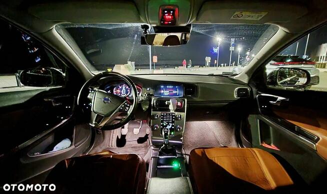 Volvo V60 D2 Momentum Szczecin - zdjęcie 10