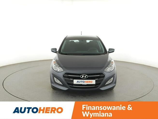 Hyundai i30 niski przebieg grzane fotele  PDC klima Warszawa - zdjęcie 11
