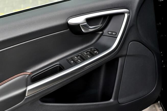 Volvo V60 LiFT Ocean Race Ledy Digital Skóra Navi City Full Opcja Płock - zdjęcie 5