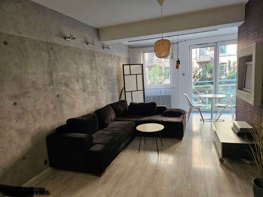 2pok, 48met, Okolice Legnickiej KOMÓRKA/2006 (Wrocław) Stare Miasto - zdjęcie 1