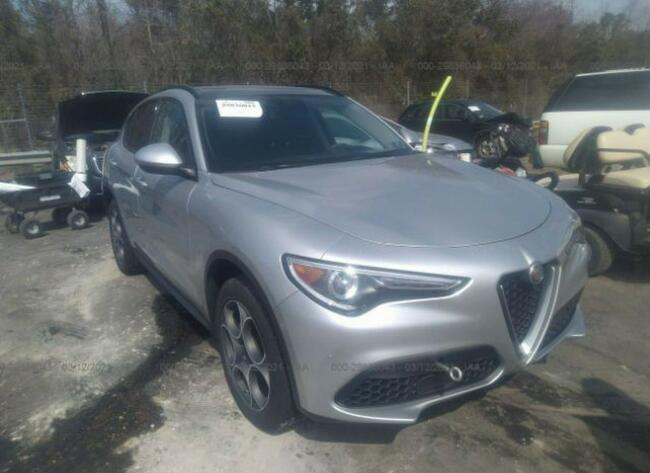 Alfa Romeo Stelvio 2018, 2.0L, 4x4, SPORT Q4, po kradzieży Warszawa - zdjęcie 2