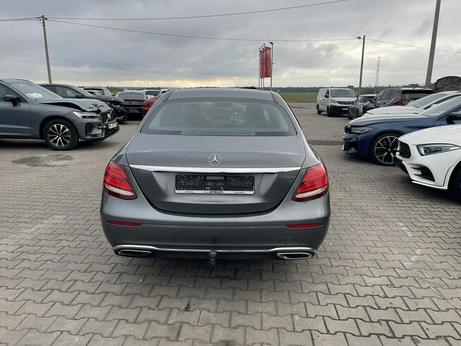 Mercedes E 200 Skóra Automat Kamera Podgrzewanie Ambiente  HAK Gliwice - zdjęcie 3