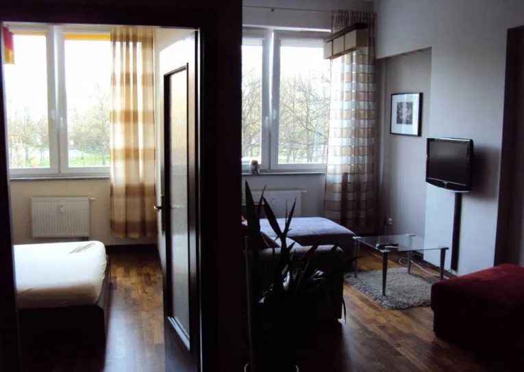 2pok, 47met, Okolice Sky Tower PARKING/2007 (Wrocław) Krzyki - zdjęcie 2