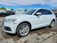 Audi Q5 / Quattro / bogate wyposażenie / niski przebieg