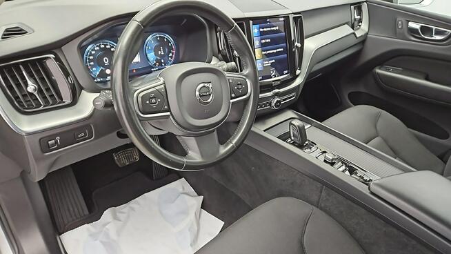 Volvo XC 60 B4 B Momentum aut ! Z Polskiego Salonu ! Faktura VAT ! Warszawa - zdjęcie 9