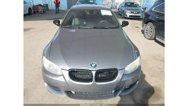 BMW Seria 3 / Wersja IS / M-Pakiet / niski przebieg / Tarnów - zdjęcie 5