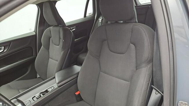 Volvo V60 B3 B Momentum Pro aut ! Z Polskiego Salonu ! Faktura Vat ! Warszawa - zdjęcie 11