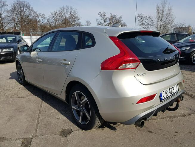 Volvo V40 2,0 T2 Benzyna Nawigacja Skóry Zarejestrowany Gwarancja Włocławek - zdjęcie 7