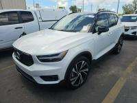 Volvo XC 40 R-Design / AWD / niski przebieg Wrocław - zdjęcie 2