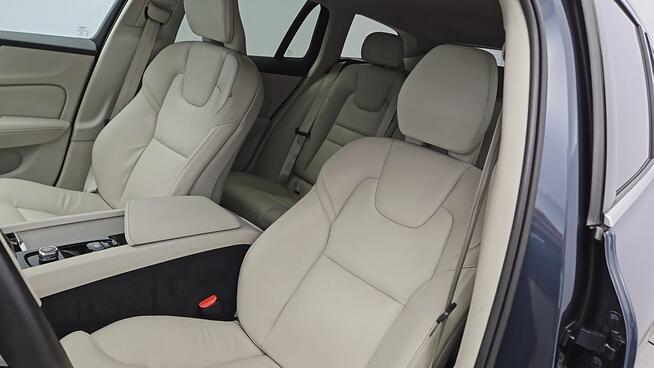 Volvo V60 B4 B Plus Bright aut ! Z Polskiego Salonu ! Faktura VAT ! Warszawa - zdjęcie 11