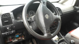 Syndyk sprzeda samochód osobowy Opel Zafira (Bordowy) Warszawa - zdjęcie 2