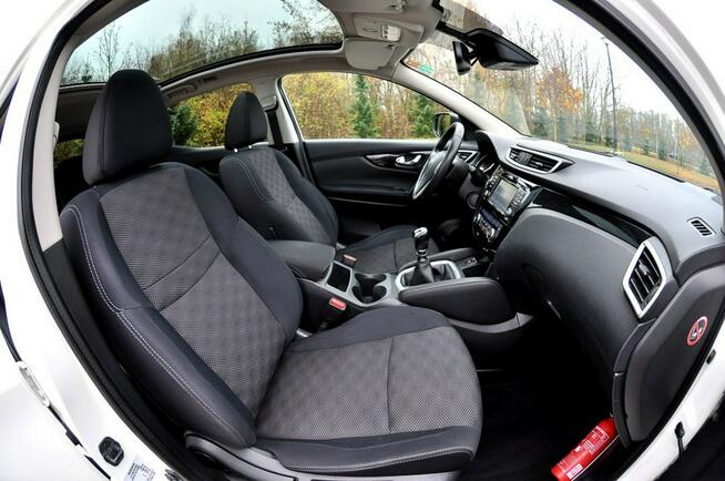 Nissan Qashqai _1.2 115KM Led Panorama Klimatronik Navi Kamera Serwis Płock - zdjęcie 8
