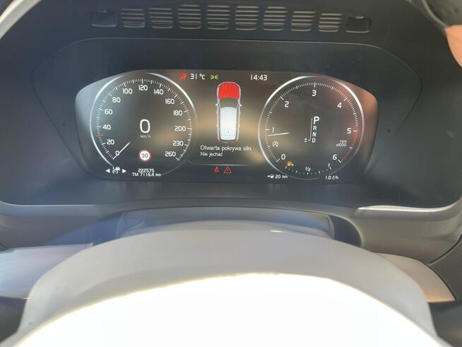 Volvo XC 90 Momentum D5 AWD Skóra Kamera Panorama Gliwice - zdjęcie 8