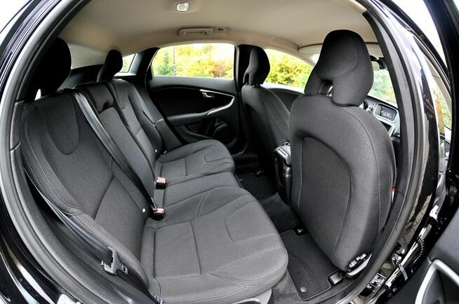 Volvo V40 2,0 D2 2017 Rok Lift Full Led Climatronic Navi Pdc Serwis Płock - zdjęcie 10