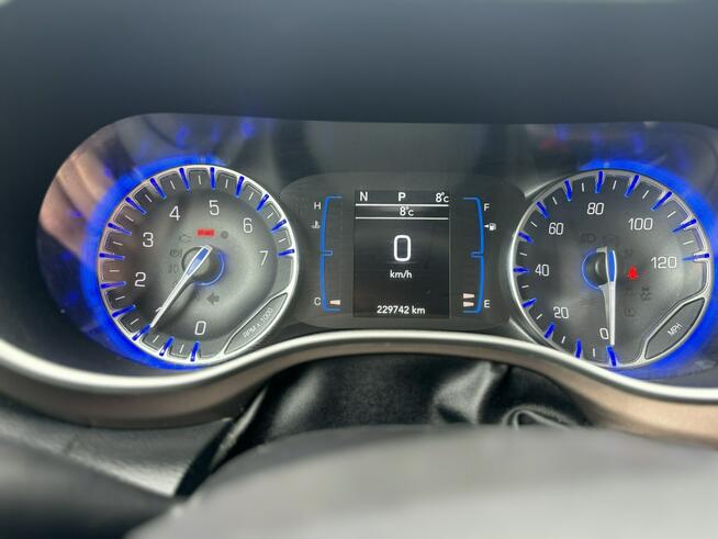 Chrysler Pacifica FV 23% / Zadbany Poznań - zdjęcie 7