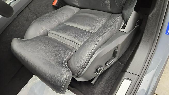 Volvo XC 60 Plus Dark aut ! Z Polskiego Salonu ! Faktura VAT ! Warszawa - zdjęcie 12