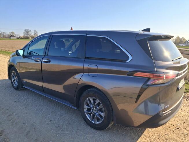 Toyota Sienna 2021 hybrid Suraż - zdjęcie 7