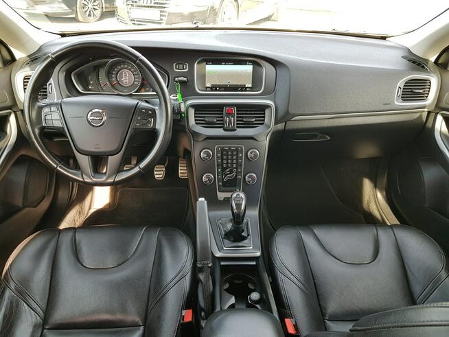 Volvo V40 2,0 T2 Benzyna Nawigacja Skóry Zarejestrowany Gwarancja Włocławek - zdjęcie 12