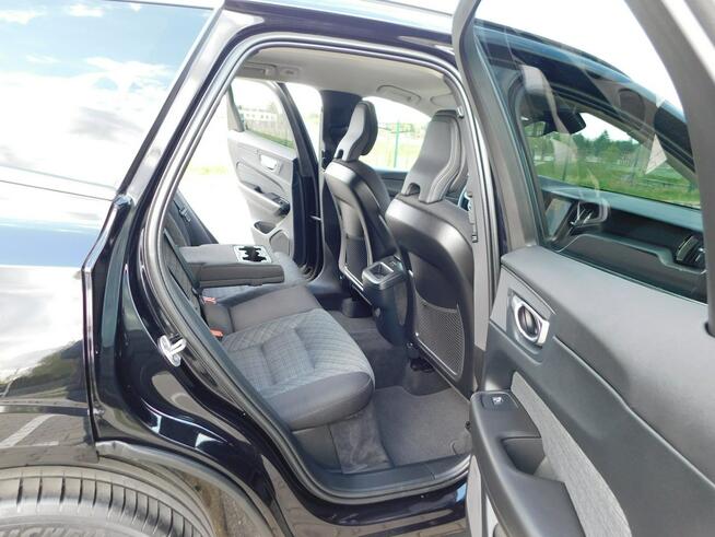 Volvo XC 60 z Gwarancją Bezwypadkowy Model 2023r Żyrardów - zdjęcie 12