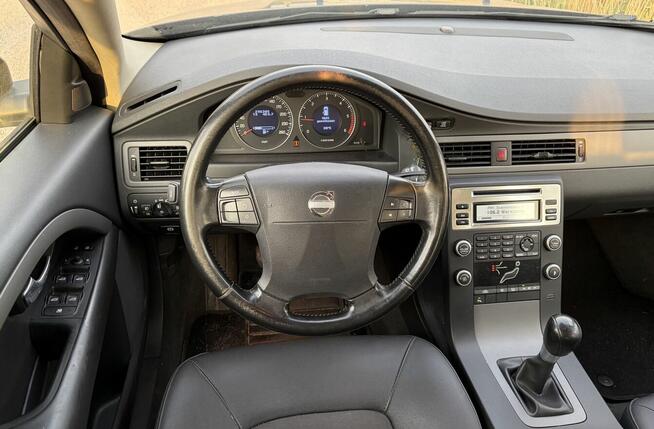 VOLVO V70 2.0d - SERWIS DO KOŃCA - Bezwypadkowy Legionowo - zdjęcie 8