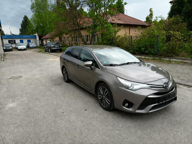Toyota Avensis Bezwypadkowy, biksenon, skóra, stan BDB Janów Lubelski - zdjęcie 1