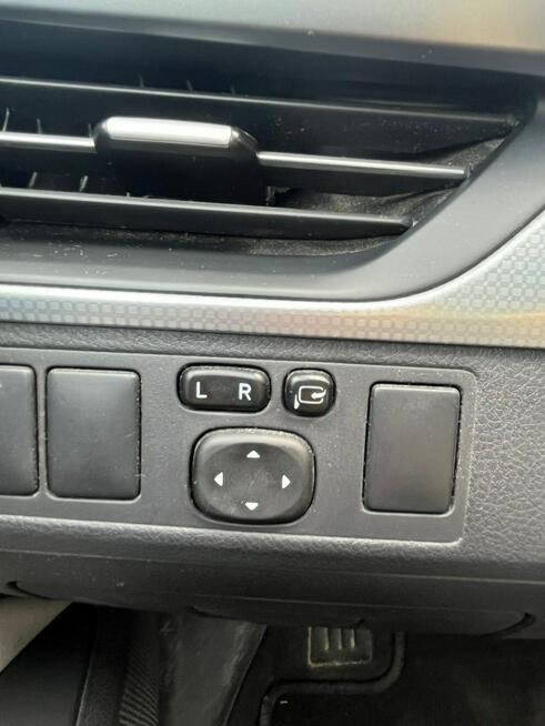 Toyota Avensis Sadlno - zdjęcie 9