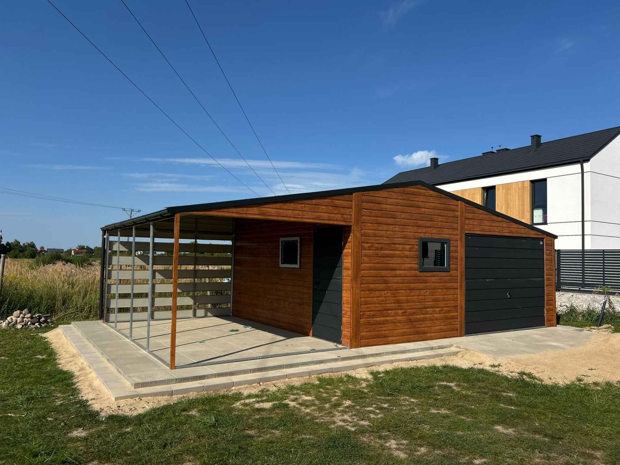 Garaż jednostanowiskowy 8.5×5 m z Wiatą Dach dwuspadowy, Drewnopodobny Bemowo - zdjęcie 1