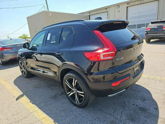 Volvo XC 40 AWD / R-Design / niski przebieg Tarnów - zdjęcie 5