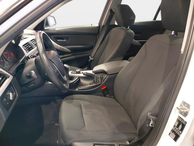 BMW 318 i Touring 136KM M6 2019 r., salon PL, przebieg 192tys.km Swarzędz - zdjęcie 12