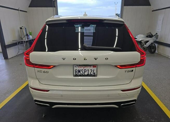 Volvo XC 60 R-Design / AWD / T5 / niski przebieg Chwaszczyno - zdjęcie 5