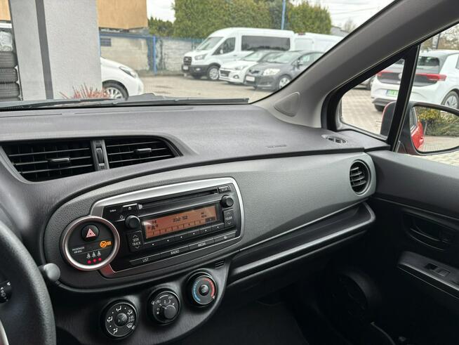 Toyota Yaris Niski Przebieg, Gwarancja Tarnowskie Góry - zdjęcie 11