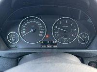 BMW 318 X drive Klimatronik Podgrzewanie Niski przebieg Gliwice - zdjęcie 8