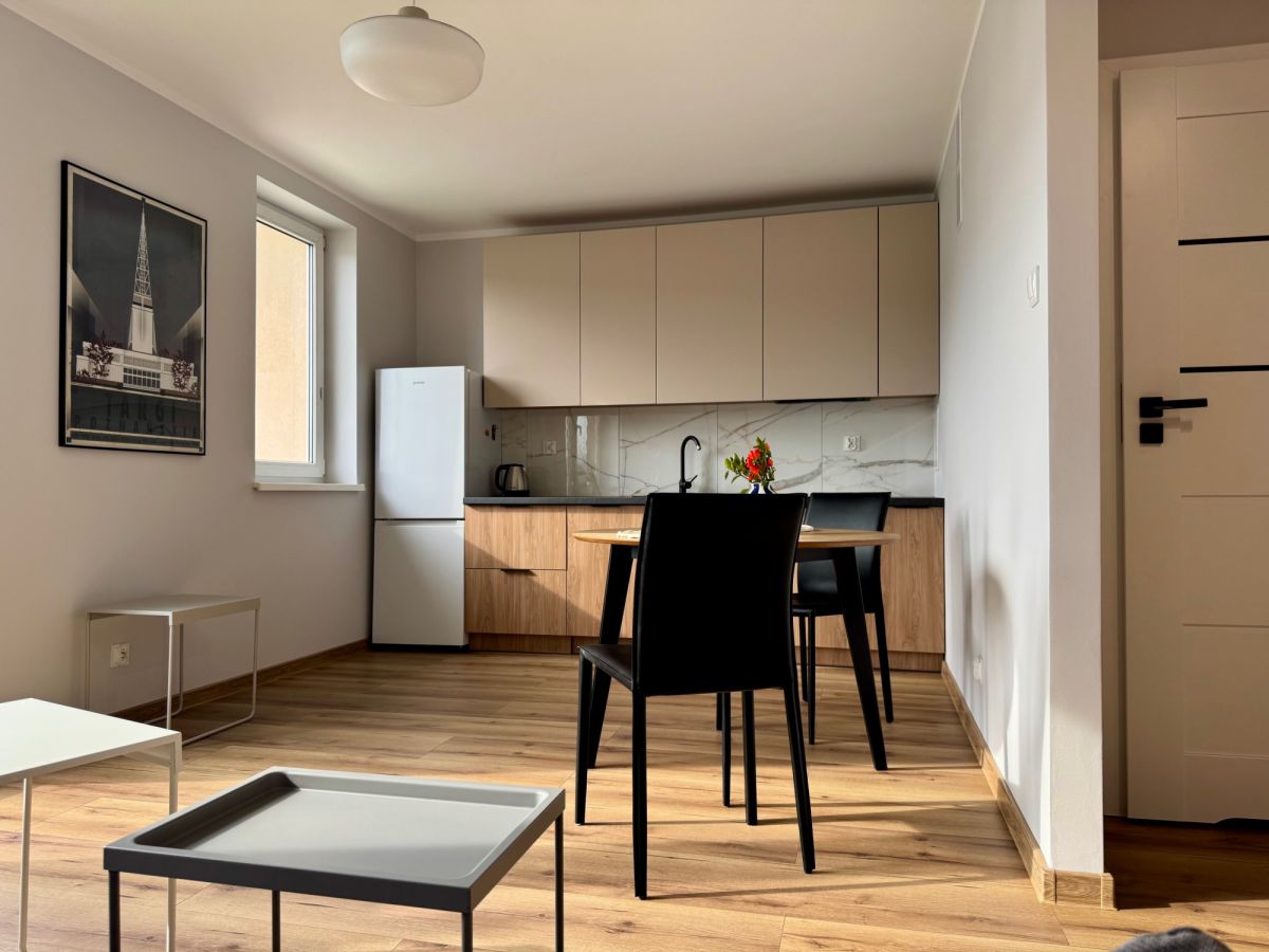 Kawalerka po remoncie, balkon, Kampus Morasko. Poznań - zdjęcie 1