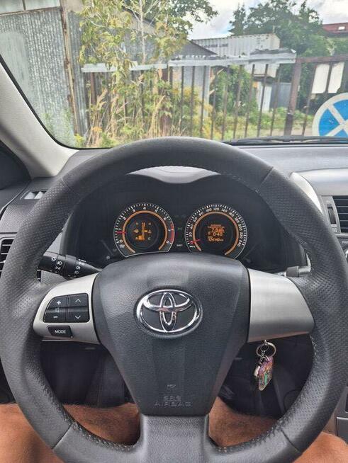 Toyota Corolla 1.6 2011 rok Kraków - zdjęcie 7