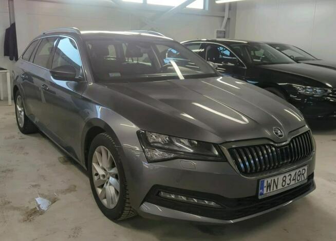 Skoda Superb Combi 2.0 TDI Ambition, Salon PL, Bezwypadkowy, FV23% Warszawa - zdjęcie 2