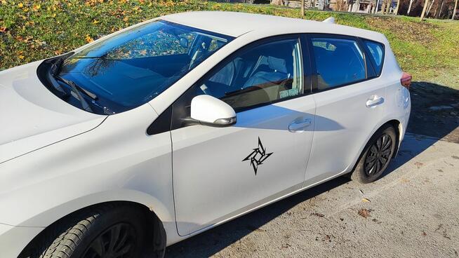 Toyota Auris 1330l benzyna + LPG wysokiej klasy Premium Dąbrowa Górnicza - zdjęcie 3