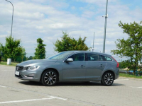 Volvo V60 z Gwarancją_BLiS_LCD Zegary_Skóra Fotele Profilowane_